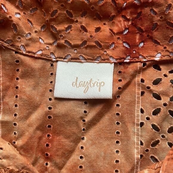 Buckle Daytrip long sleeve button down blouse - Picture 6 of 11